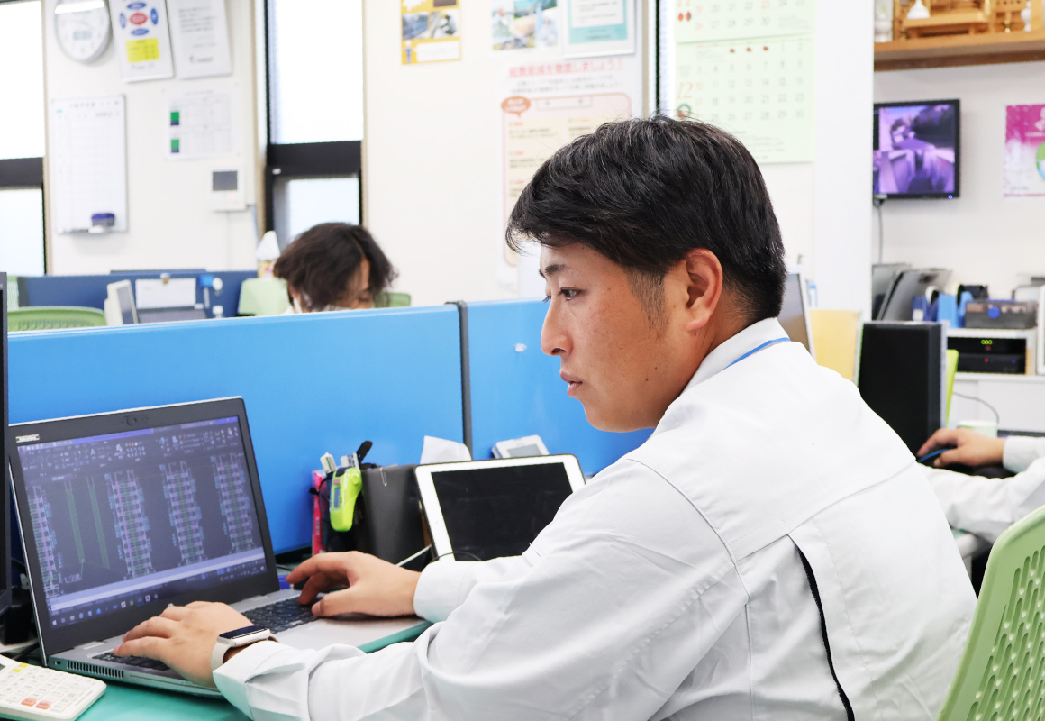 東京本社 綾瀬工事所 軌道 関拓哉の仕事風景